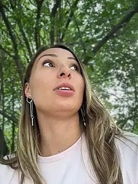 Stripchat Live Porn of Wonder_Kari