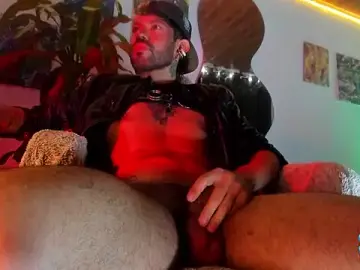 Stripchat Free Porn Cam of LatinMilk_