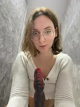 Stripchat Sex Cam of The_Snowwhitee