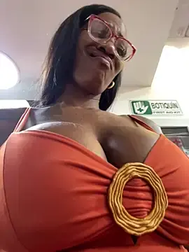 Stripchat Adult Video Chat of Bustykeyla