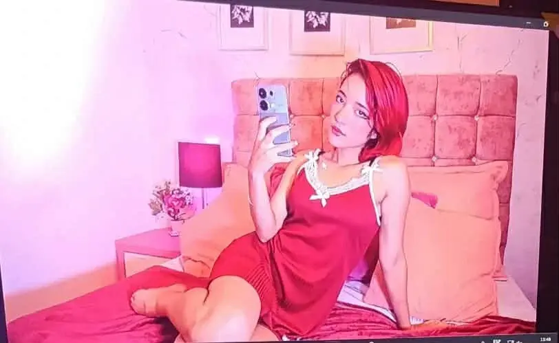 Scarlett_Squerit