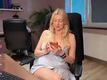 Stripchat Watch Live Sex Cams of legsLONG