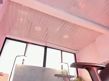 Stripchat Sex Cam of JESSI_NAOMI