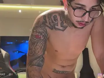 Stripchat Live Sex Cam of RealGdiass