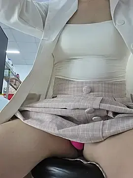 Stripchat Nude Webcam of HinaLovely