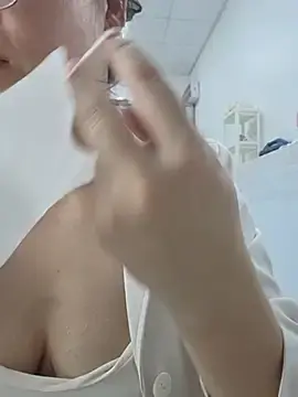 Stripchat Adult Webcam of HinaLovely