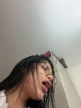 Stripchat Adult Webcams of Emmily_19