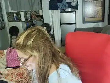 Stripchat Live Porn of StarinThecloudz
