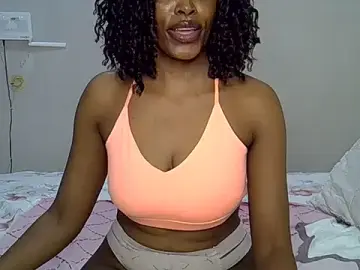Stripchat Live Sex Cam of Cariepink