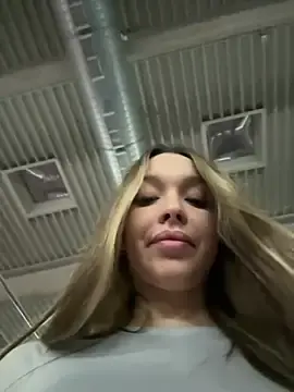 Stripchat Nude Webcam of barbiehumpxxx