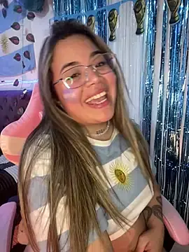 Stripchat Live Sex Cam of Lindalatina2001