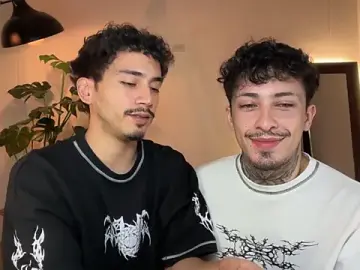 Stripchat Adult Webcam of Noah_and_Steven