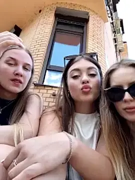 Stripchat Best live sex cam show of caressyourself
