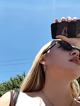 Stripchat Watch Live Sex Cams of caressyourself
