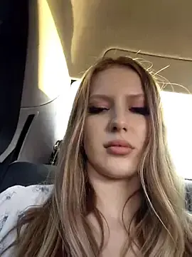 Stripchat Sex Cam of caressyourself