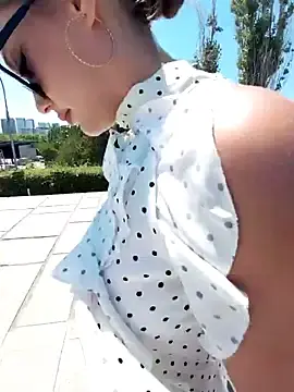 Stripchat Sex Cam of caressyourself