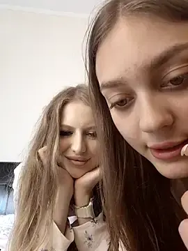 Stripchat Watch Live Sex Cams of caressyourself
