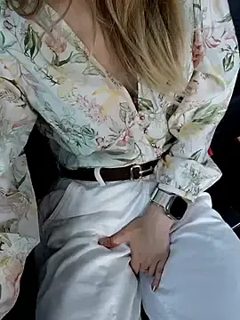Stripchat Private Sex Chat of caressyourself