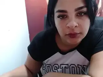 Stripchat Free Live Porn of Laura_hottt