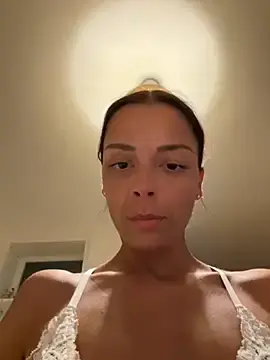 Stripchat Free Porn Cam of SweetLillySugar_