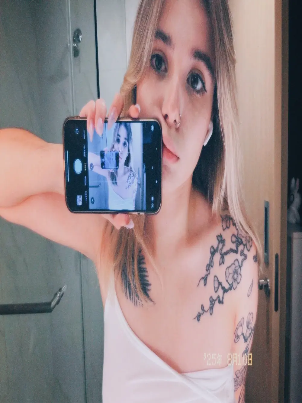 AliceTease