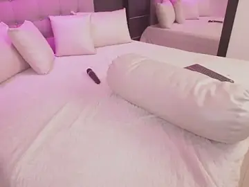 Stripchat Best live sex cam show of BellaLatinaTS