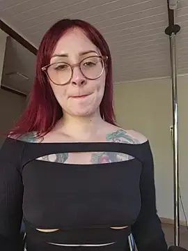 Stripchat Sex Cam of Ahrya_
