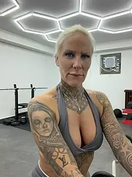 Stripchat Adult Webcam of Lara-CumKitten