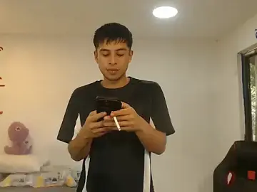 Stripchat Sex Cam of danielitopapuu