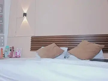 Stripchat Free Porn Cam of salome_diamond