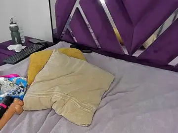 Stripchat Live Sex Cam of kiaraht