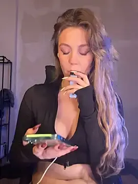 Stripchat Live Sex Cam of meanexx