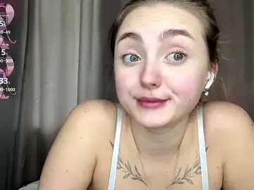 Stripchat Adult Video Chat of LoraDavi