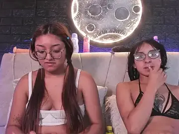 Stripchat Live Porn of honey_lesbian_hott777