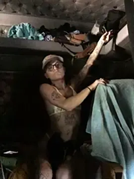 Stripchat Sex Cam of IttyBittyStonie