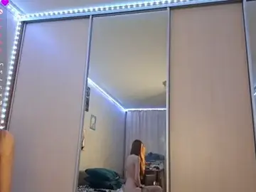 Stripchat Sex Cam of ShaleyMainly