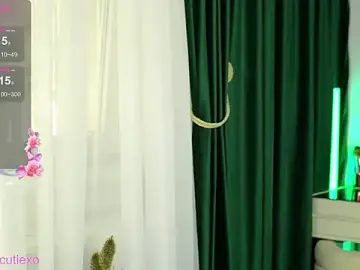 Stripchat Adult Webcam of KatieCutieXooo