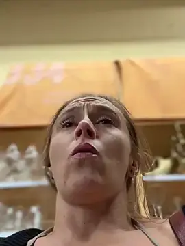 Stripchat Sex Chat of lunagirl13
