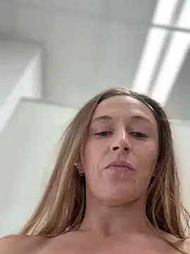 Stripchat Adult Webcam of lunagirl13