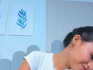 Stripchat Free Live Porn of luly_dreams