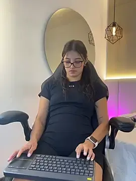 Stripchat Sex Cam of Arilw