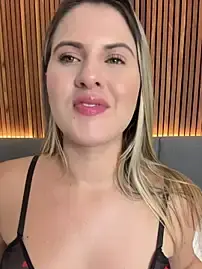 Stripchat Adult Webcams of EmiilyAdams_