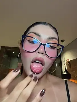 Stripchat Sex Cam of zui_lu