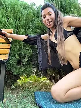 Stripchat Free Live Porn of -_MiaQueen_-