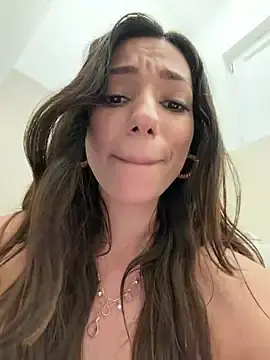 Stripchat Free Porn Cam of -_MiaQueen_-