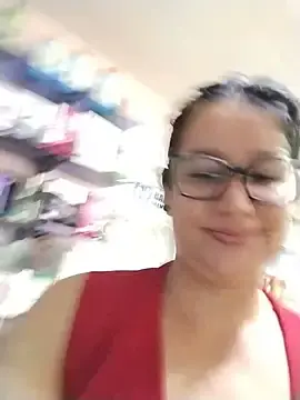 Stripchat Live Sex Cam of keilymadam