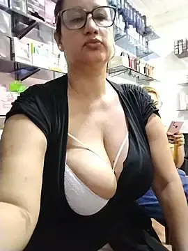 Stripchat Sex Chat of keilymadam