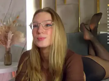 Stripchat Adult Webcam of LeslieMines