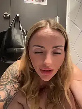Stripchat Free Porn Cam of EmaSalis