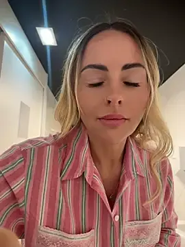 Stripchat Adult Webcam of EmaSalis